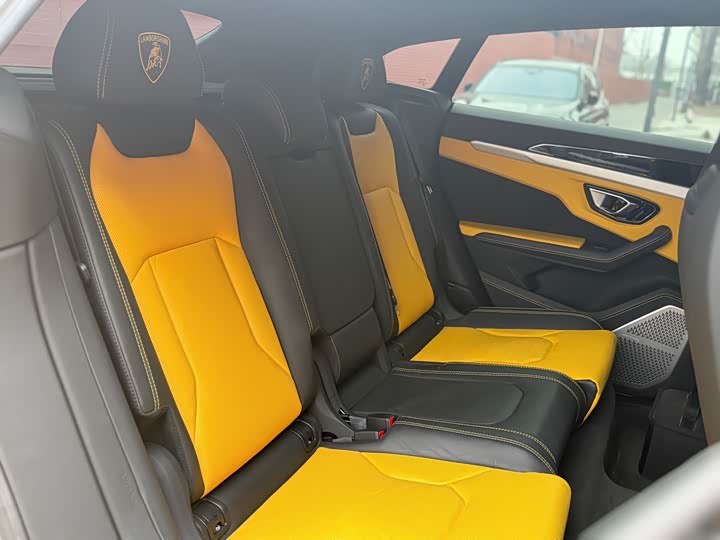 Фото 9 - Lamborghini Urus