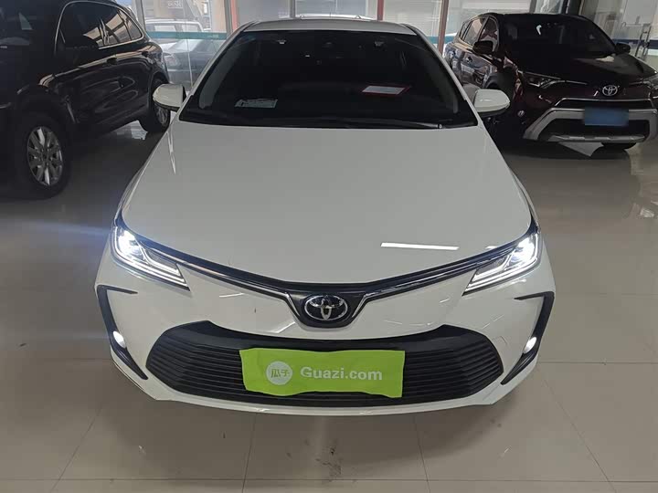 Фото 3 - Toyota Corolla