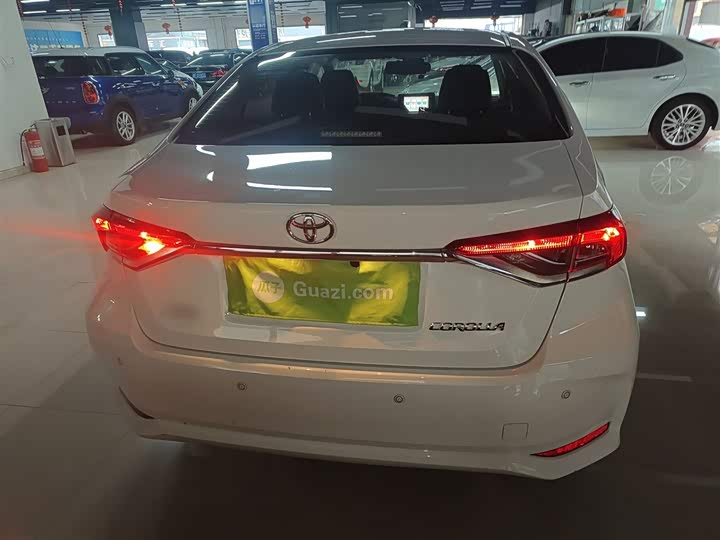 Фото 6 - Toyota Corolla