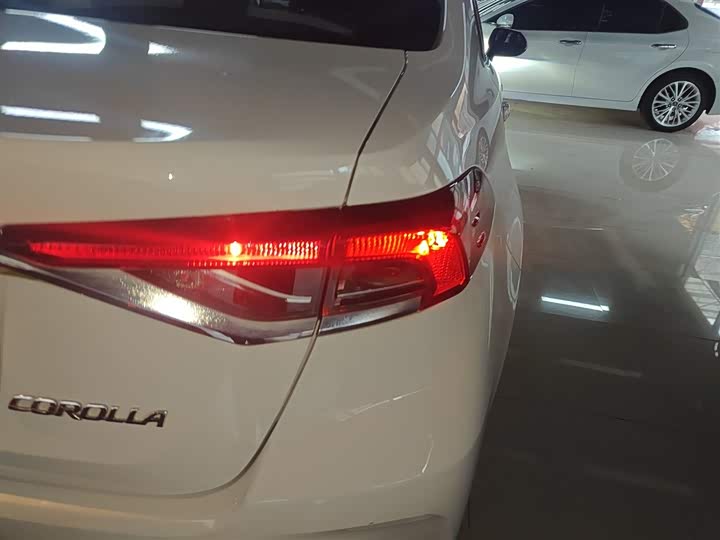 Фото 8 - Toyota Corolla