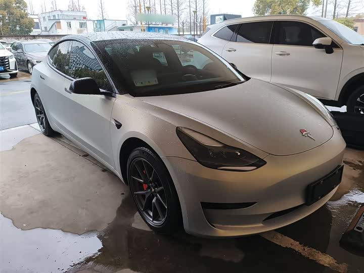 Фото 4 - Tesla Model 3