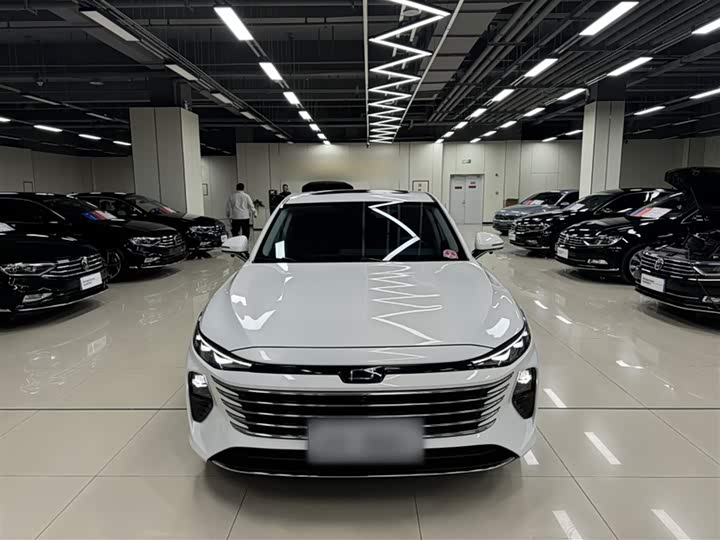 Фото 6 - Bestune B70