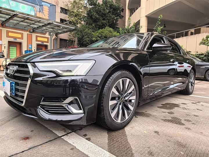 Фото 4 - Audi A6L
