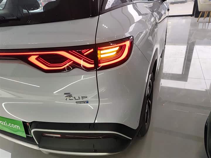 Фото 8 - BYD Yuan Up