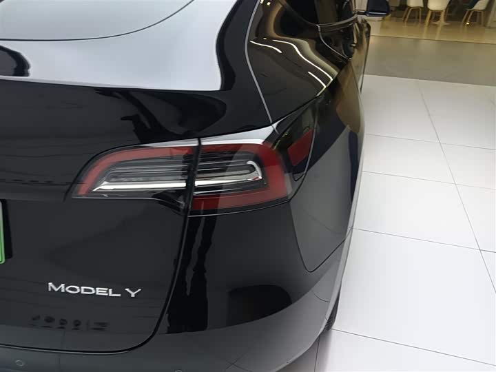Фото 8 - Tesla Model Y