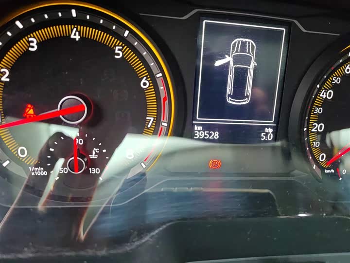 Фото 5 - Volkswagen Tharu