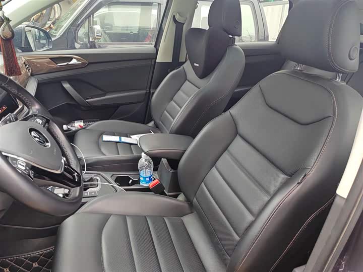 Фото 8 - Volkswagen Tharu