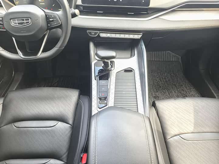 Фото 9 - Geely Preface