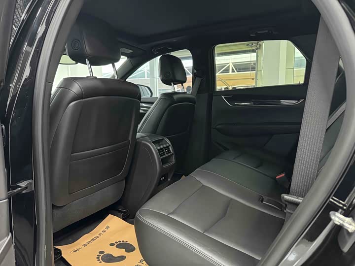 Фото 5 - Cadillac XT5