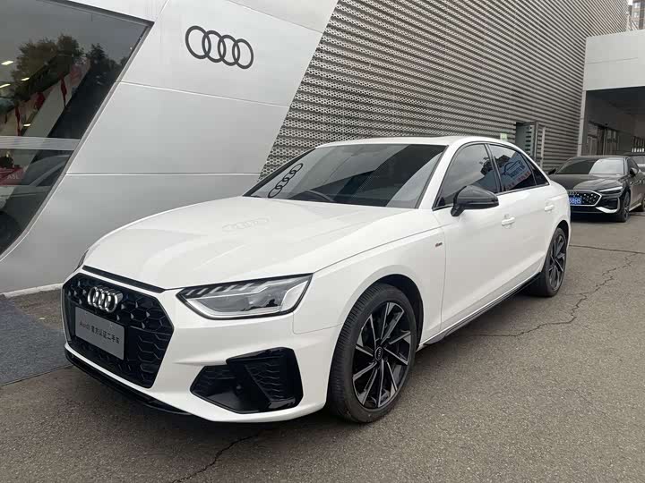 Фото 1 - Audi A4L