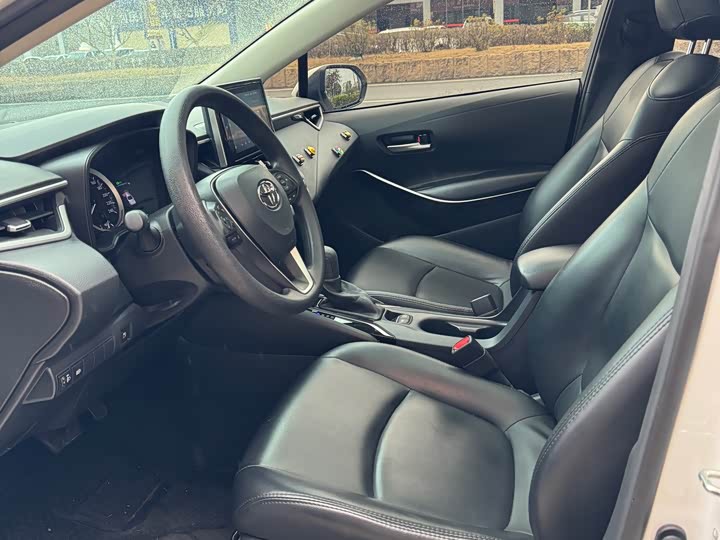 Фото 4 - Toyota Corolla