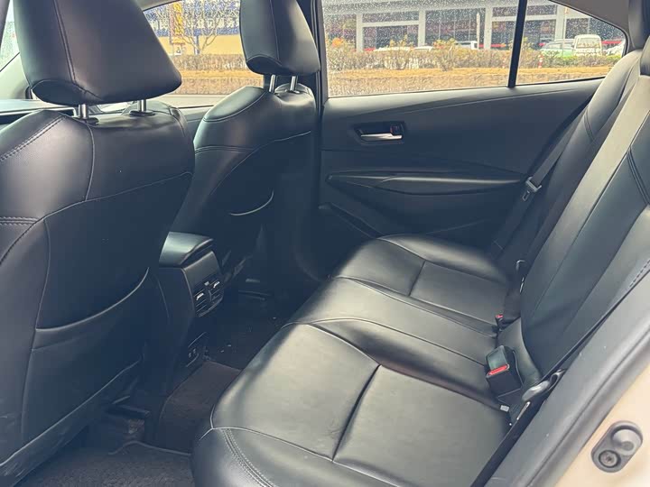 Фото 5 - Toyota Corolla