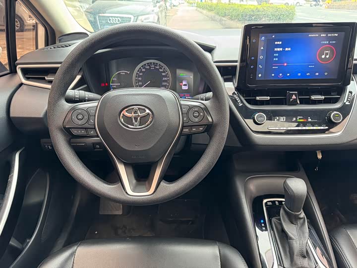 Фото 8 - Toyota Corolla