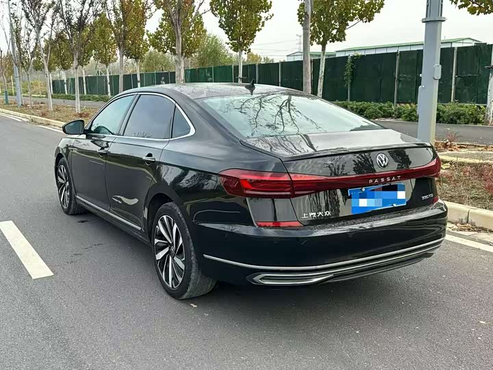 Фото 8 - Volkswagen Passat