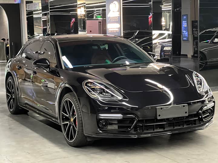 Фото 3 - Porsche Panamera