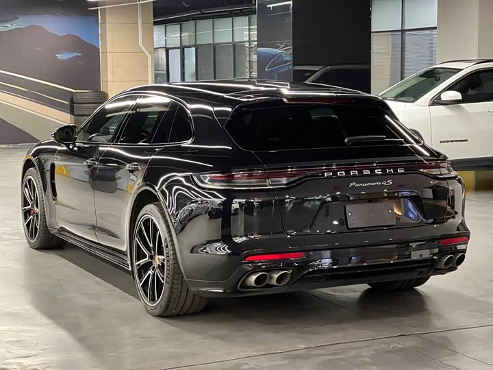 Фото 4 - Porsche Panamera