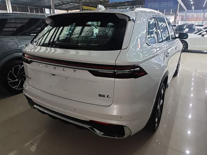 Фото 7 - Geely Monjaro