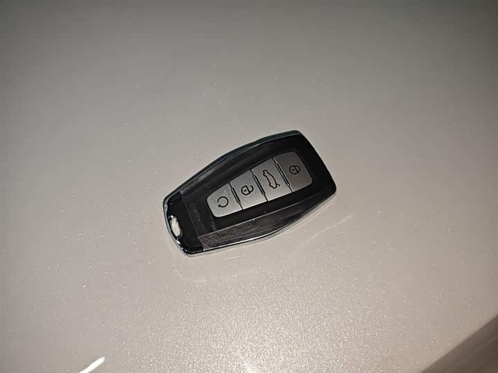 Фото 9 - Geely Monjaro