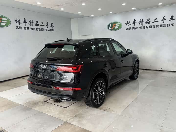 Фото 5 - Audi Q5L
