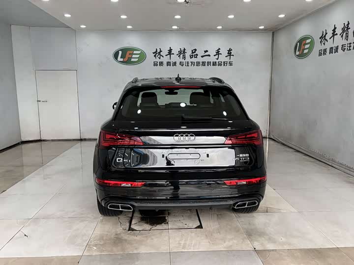 Фото 6 - Audi Q5L