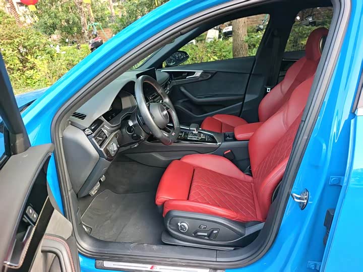 Фото 3 - Audi S4