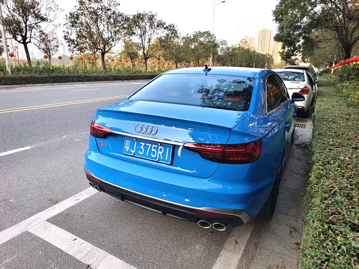 Фото 7 - Audi S4