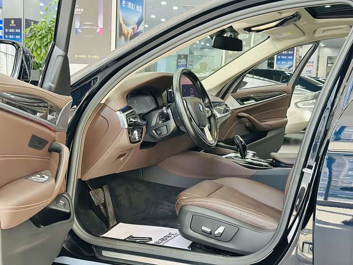 Фото 5 - BMW 5 Series