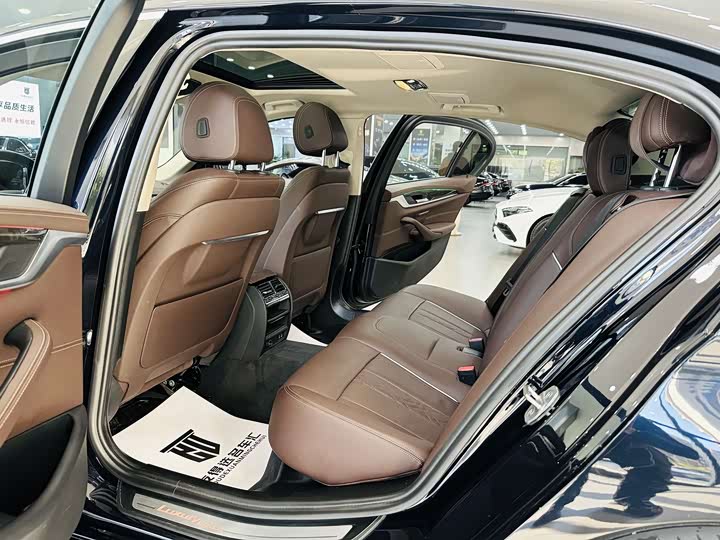 Фото 6 - BMW 5 Series