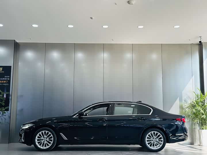 Фото 8 - BMW 5 Series