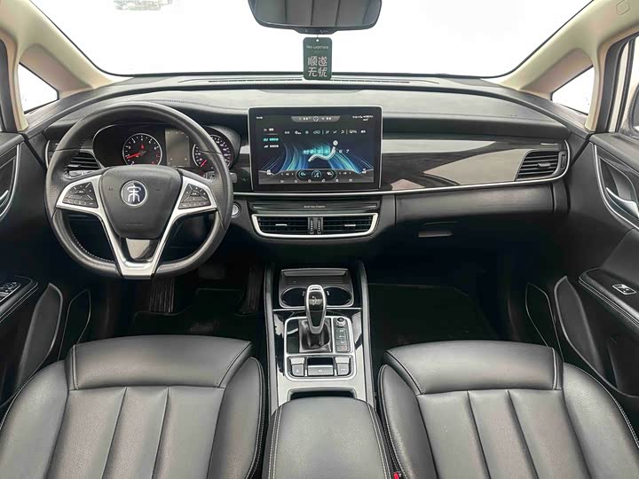 Фото 6 - BYD Song Max