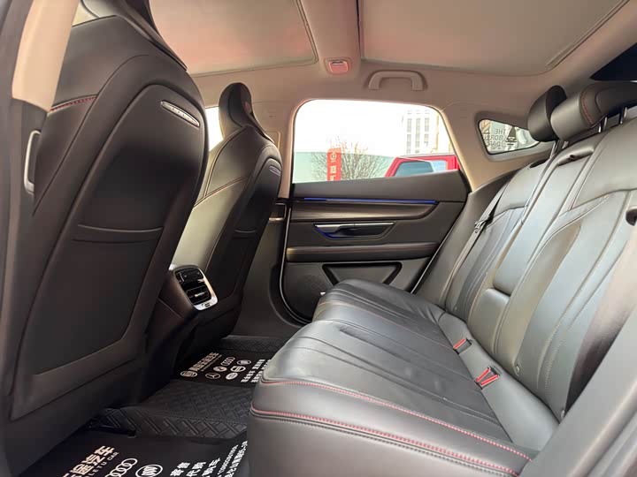 Фото 8 - XPeng P7