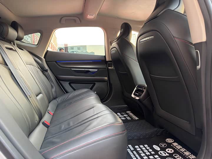 Фото 9 - XPeng P7