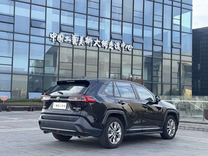 Фото 9 - Toyota Wildlander