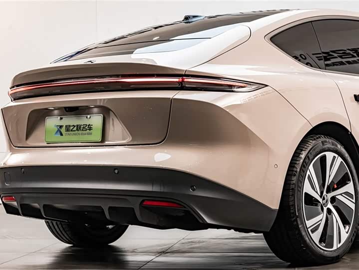 Фото 8 - Nio ET5