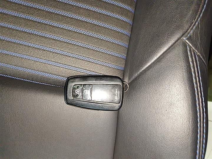 Фото 9 - Toyota Wildlander