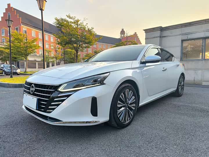 Фото 1 - Nissan Teana