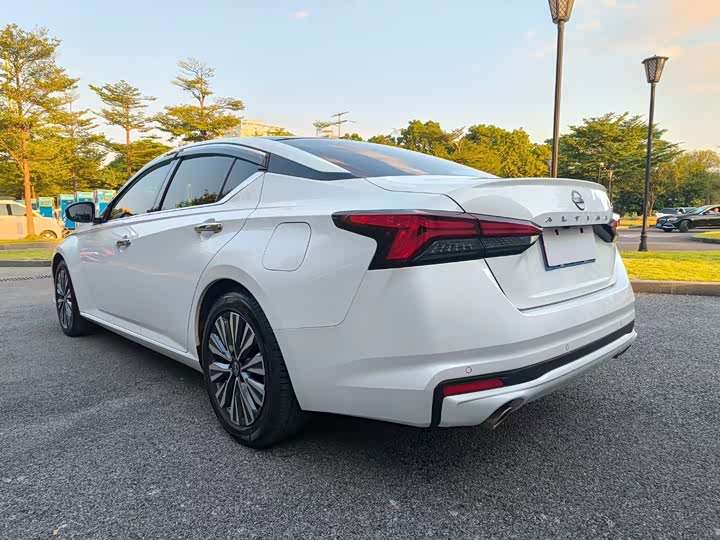 Фото 8 - Nissan Teana