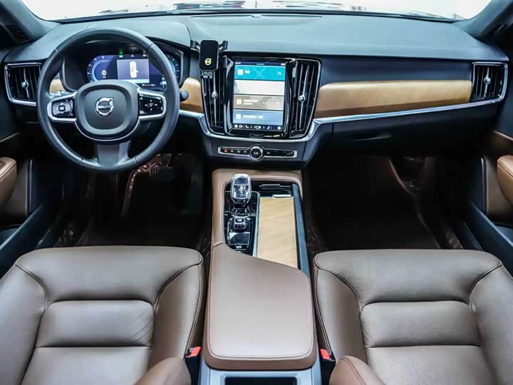 Фото 4 - Volvo S90