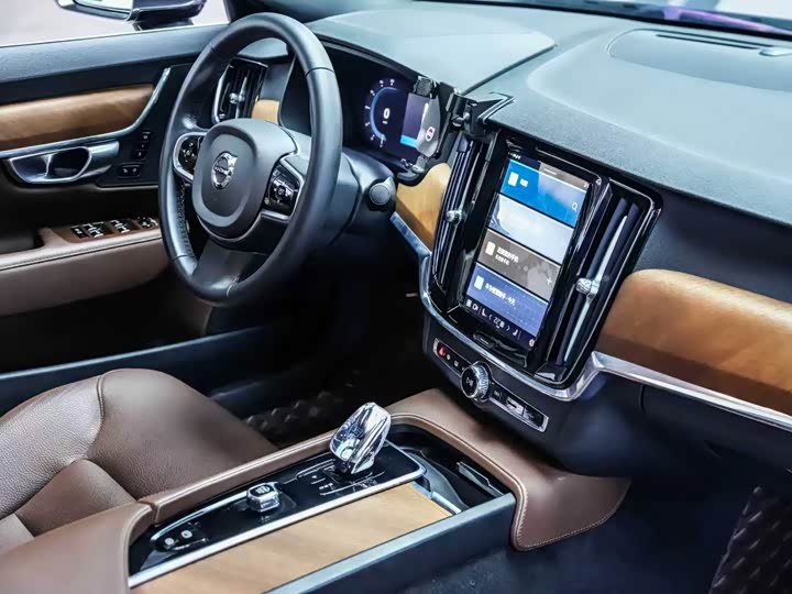 Фото 5 - Volvo S90