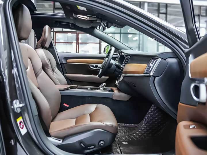 Фото 6 - Volvo S90