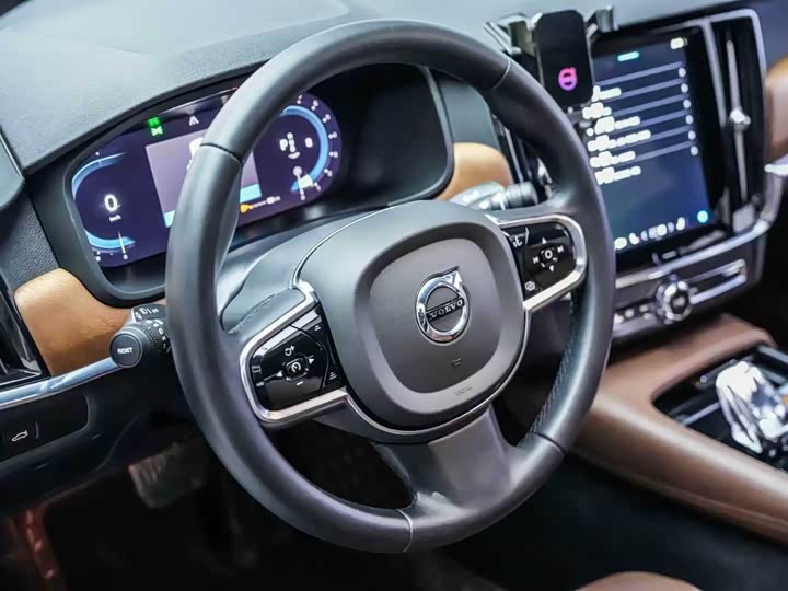 Фото 9 - Volvo S90