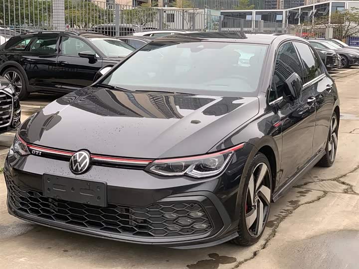 Фото 1 - Volkswagen Golf GTI