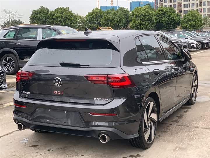 Фото 4 - Volkswagen Golf GTI