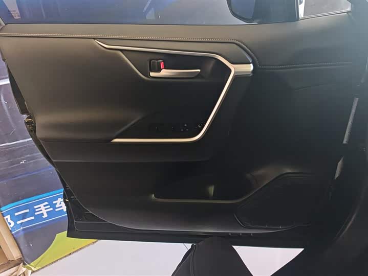 Фото 6 - Toyota Wildlander