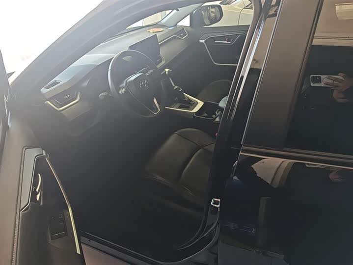 Фото 8 - Toyota Wildlander