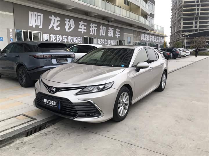 Фото 1 - Toyota Camry
