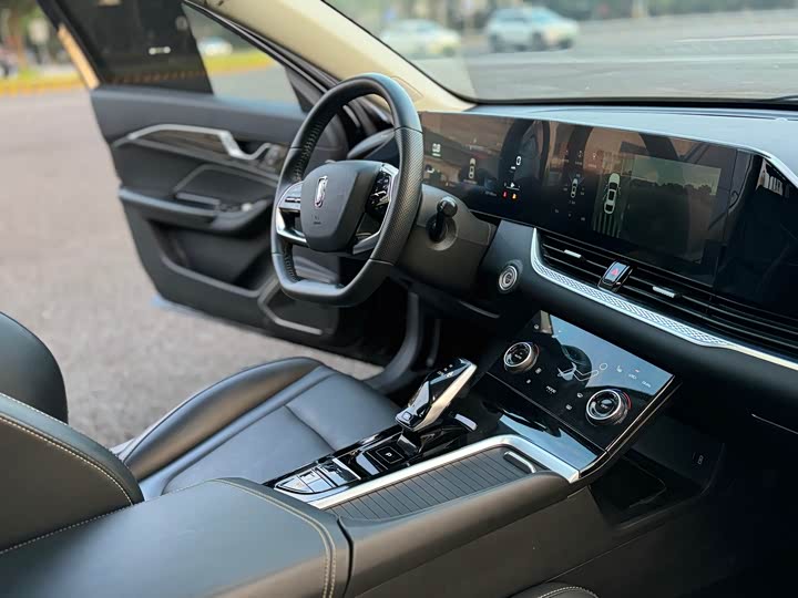 Фото 6 - Bestune B70