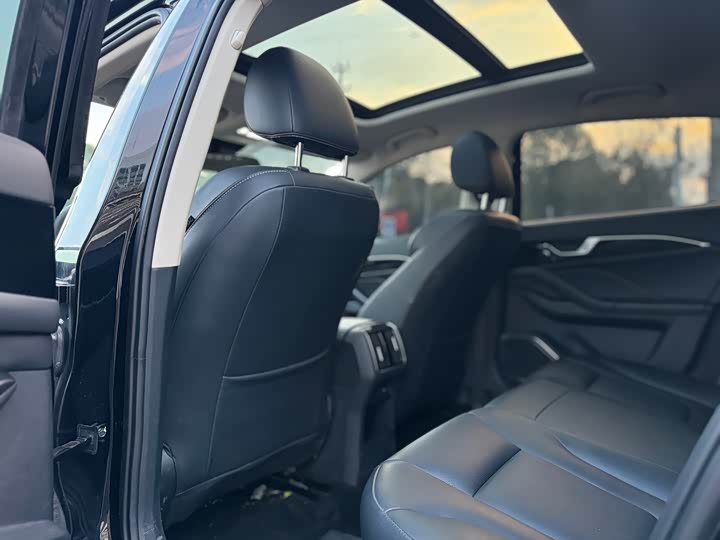 Фото 8 - Bestune B70