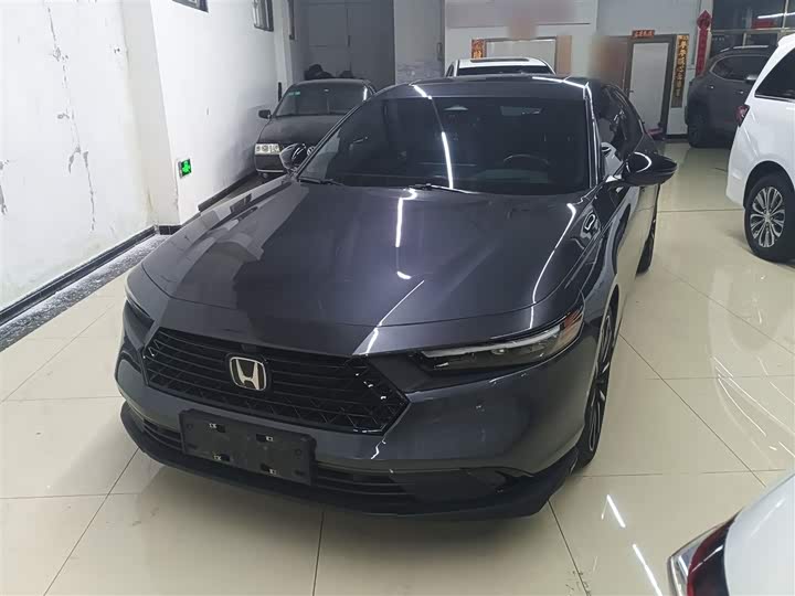 Фото 1 - Honda Accord