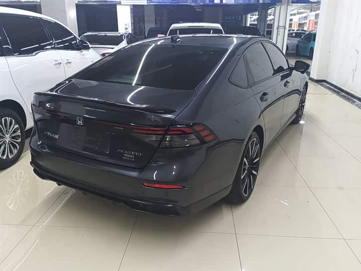 Фото 7 - Honda Accord